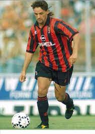 Roberto baggio è tornato a parlare in una lunga intervista che uscirà domani sul venerdì di repubblica. Sold Price Roberto Baggio Ac Milan Signed 16 X 12 Inch Football Photo Supplied From Stock Of Www February 3 0120 10 00 Am Gmt