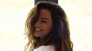 Ziggy alberts is a coastal folk, singer/songwriter, free surfer & environmental enthusiast from the east coast of australia. Joana Duarte Apaixonada Por Cantor Australiano Famashow