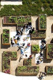 Best 20 Roof Gardens Ideas On Pinterest Terrace Garden Rooftops And Urban Gardeningroof For House Architettura Da Giardino Giardino Sul Tetto Giardini Rialzati