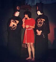 Just found this photo, Andree Hoetzel in the front row Stephen  Horsewood,,Caroline Lux,Valarie Keenan,Esther Reuter Second row Mark  Gill,Paul Cooper James Mills ?? John ??,Chris Wells? ? Sharon Ralph Carol  Griffith ??Kerrie