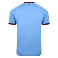 January signing jarrod bowen, who wore the no17 shirt at the end of the 2019/20 campaign, takes no20 for the upcoming campaign, while goncalo cardoso moves to no29.* Umbro West Ham Auswartstrikot 20 21 Herren Blau Dunkelrot Deinsportsfreund De