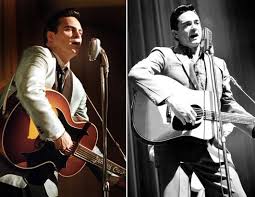 Joaquin Phoenix Is Johnny Cash In Walk The Line The Real Johnny Cash Is On The Right Johnny Cash Joaquin Phoenix Johnny Cash June Carter