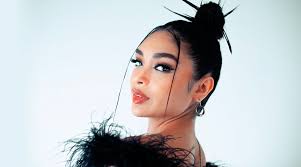 Mia Salinas debuta con el sencillo, “Pereza”