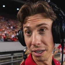 Jon Arias's Instagram, Twitter & Facebook