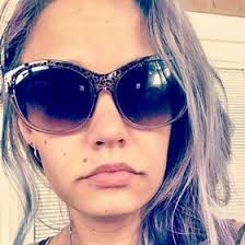 Kari Reyes (karireyes)