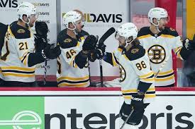 Boston got power play goals from brad marchand, david pastrnak and matt grzelcyk, and charlie coyle also scored. Montreal Canadiens Erzwingen Spiel 7 Boston Bruins Gewinnen Dank Pastrnak Hattrick