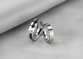 Dengan desain kerangka yang unik ini, tampilan batu berlian jadi semakin menonjolkan kemewahannya. 24 Ide Cincin Kawin Terbaik Cincin Kawin Cincin Cincin Tunangan