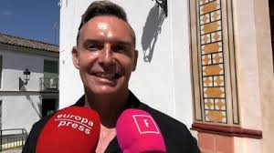 Daniel Roque, feliz por la comunión de su hijo Héctor y por poder  celebrarla al lado de Tamara