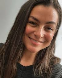 Lenora Webb's Instagram, Twitter & Facebook