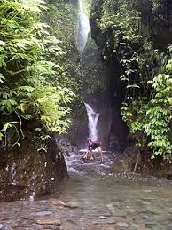 Air terjun grenjengan dowo, unik airnya mengalir lewat sisi tebing yang memanjang. Dudakawu Kembang Jepara Wikipedia Bahasa Indonesia Ensiklopedia Bebas