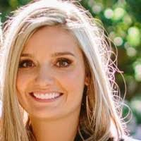 Holly Graves's Instagram, Twitter & Facebook