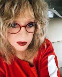 Сегодня в сети появилась информация о смерти. Pugacheva Pokazala Foto Bez Morshin Zvezdy Womanhit Ru