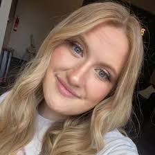 Miranda Gould's Instagram, Twitter & Facebook