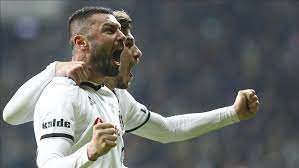 Beşiktaş, trabzonspor'un golcü futbolcusu burak yılmaz'ı kadrosuna kattı. Burak Yilmaz Besiktas I Galibiyete Tasidi