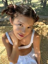 Noel Warren's Instagram, Twitter & Facebook