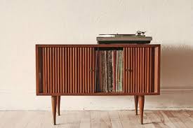 As you can see this has been painted (badly) on the sides, top and back so could be this is a 1950s / 60s record cabinet. Narrow Living Room Armadietto Dei Dischi Musicali Mobili Vintage Mobili