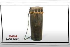 Gendang adalah alat musik tradisional yang berasal dari kota istiewa yogyakarta. Keunikan Alat Musik Dogdog Gendang Khas Banten