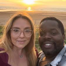 Andrea Kelly and R. Kelly, both connected to the entertainment industry—she  as a choreographer and dancer, he as a singer-songwriter—crossed paths  professionally and personally, shaping parts of pop culture history in  different