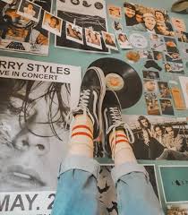 Pinterest Eydeirrac Wallcollage Posters Photos Et Objets Fetiches Comme De Vieux Vinyles Yeah Aesthetic Room Decor Photo Walls Bedroom Retro Room Set aside the coolest outfits and accessories from tv shows and movies—the bedrooms are where it's at.
