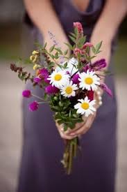 Beautiful Simple Wildflower Bouquet I Love More Natural Flowers Wedding Via Http Ww Small Wedding Bouquets Fall Wedding Flowers Wildflower Wedding