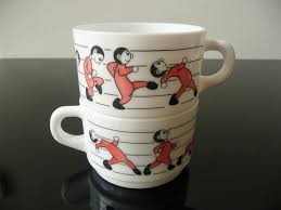 2 Grandes Tasses Chocolat Arcopal France Bonhomme Rouge Big Cup Vintage Annees 70 Tasse Vintage Mains