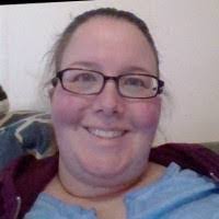 Robin Stickel's Instagram, Twitter & Facebook