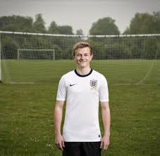 Dfb trikot & andere nationalmannschafttrikots. Nationalmannschaft Spott Fur Englands Trikot Im Deutschland Look Welt