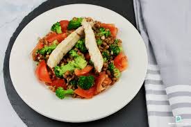 Il pesto di broccoli, una ricetta veloce e particolare se avete un languorino, ma non avete voglia della solita pasta al pesto perché non provare qualcosa di nuovo? Farro Con Broccoli Pomodori E Sgombro Mimettoadieta It Inizia A Dimagrire