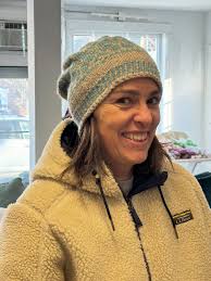 I'm teaching another CLASS! This is the Gr8 Gingham hat by @jessssiemae .  This will be the second time I teaching it. It's a great introduction to  stranded colorwork knitting. This is