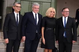 She made herself an unreliable narrator, so information. Inside Karl Lagerfeld S Memorial Karl For Ever Wwd