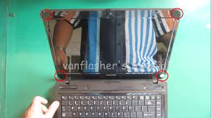 Bercak putih pada layar lcd laptop yang di sebebkan oleh sejenis jamur paling sering di temukan, sering juga di sebut white spot. Cara Melepas Dan Mengganti Lcd Untuk Semua Jenis Dan Merk Laptop Service Laptop Jogja