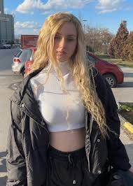 Azranur Guzey - Free pics, galleries & more at Babepedia