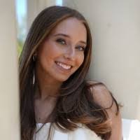 Samantha Menke's Instagram, Twitter & Facebook