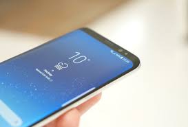 Galaxy s8 và galaxy s8 plus hiện đang là chuẩn mực smartphone về thiết kế trong tương lai. Kann Das Samsung Galaxy S8 Das Vertrauen Der Leute Zuruckgewinnen