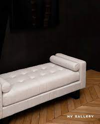 wohnzimmer raffinierte design sitzbank nordic beige schwarzes metall design modernes design wohnzimmer sofa