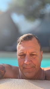 Hi 👋 My name is Lacey 🤗 I love everything Halloween and my favorite movie  is The Little Mermaid 🧜‍♀️ I live in Clarksville but it's close to  Nashville so I joined