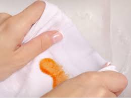 4 Astuces Pour Retirer Les Taches De Sauce Tomate Difficiles Astuces De Grand Mere