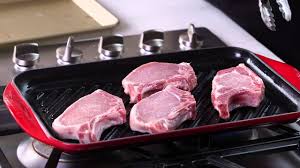 The Le Creuset Signature Cast Iron Double Burner Skinny Grill Williams Sonoma Youtube