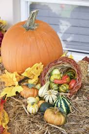 Hay bales are a simple way to add that fall feeling to your holiday decor with very little effort. Front Porch Fall Decorations