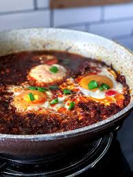 Sajikan dengan taburan bawang merah goreng di. Ash On Twitter Sambal Telur Mata Untuk Menu Berbuka