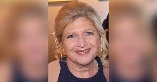 Crystal Lavoie's Instagram, Twitter & Facebook