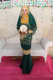 Yakin deh penampilanmu jadi lebih fresh dan cute dengan kebaya ini. Songket Hijau Zamrud Saiz Xl Baju Butik Pengantin Comel Facebook