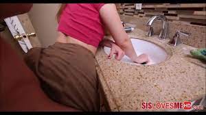 SisLovesMeHD.com - Hot Teen Stepsister Stuck In Sink And Fucked - Gracie  May Green - XVIDEOS.COM
