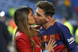 Antonella roccuzzo was born on 26th february 1998 in rosario, argentina, to a businessman and a homemaker. Lionel Messi Marries Girlfriend Antonella Roccuzzo In Argentina Bleacher Report Latest News Videos And Highlights