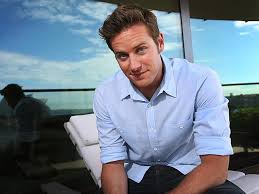 Armie hammer when someone says his name pic.twitter.com/ymczk30bvf. Celebrities With Big Family Money Julia Louis Dreyfus Armie Hammer Edward Norton Balthazar Getty And The Mara Sisters