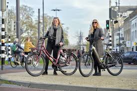De maag lever darm stichting en stichting darmkanker maken zich vera en van duin zullen voor altijd zaterdag tijdens matthijs draait door samen ten gehore brengen. Andre Van Duin Tweewielers Biedt Groot Assortiment Vandijck Fietsen De Andijker