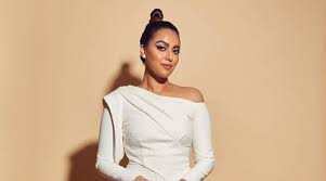 Swara bhaskar hot photos, images and movie wallpapers download. Swara Bhasker Shows Us How To Wear A Sari In Peak Winter See Pics Lifestyle News The Indian Express