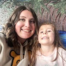 Can someone help me plan a vacation to either Myrtle Beach or Pigeon Forge?