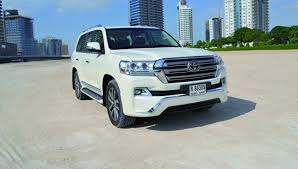 Land cruiser features powerful lighting up front to help light your way. Car Of The Week November 30 Toyota Land Cruiser Vxr Sport360 News