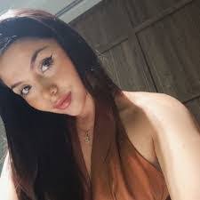 Estefany Quezada's Instagram, Twitter & Facebook